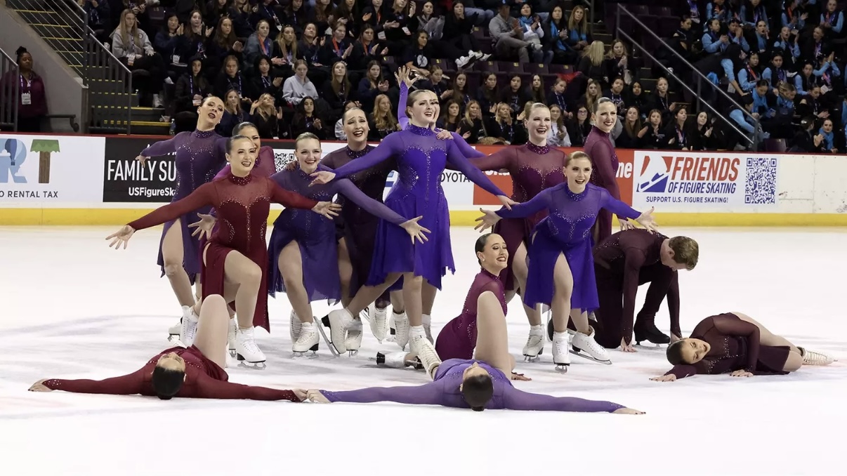 معرفی رشته‌ی اسکیت نمایشی هماهنگ (Synchronized Skating)