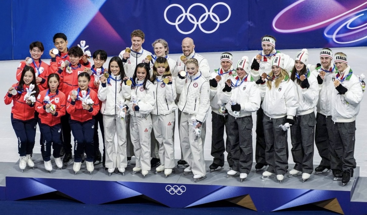 رقابتی تماشایی روی یخ در میلان-کورتینا